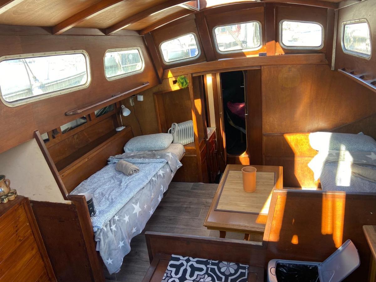 Отель Fantastic Sailing Boat To Sleep In Барселона Экстерьер фото