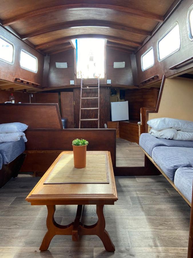 Отель Fantastic Sailing Boat To Sleep In Барселона Экстерьер фото